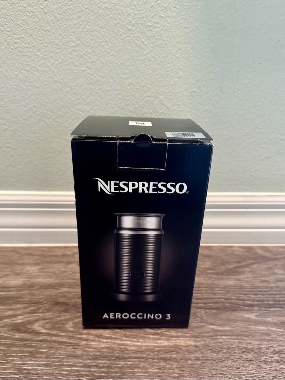 Nespresso Aeroccino 3 milk frother New in box. Creates hot or cold milk foam
